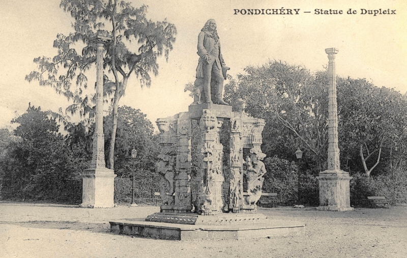 06-09 - Pondichery - statue de Dupleix - 2